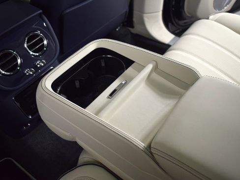 New 2025 Bentley Bentayga image 24