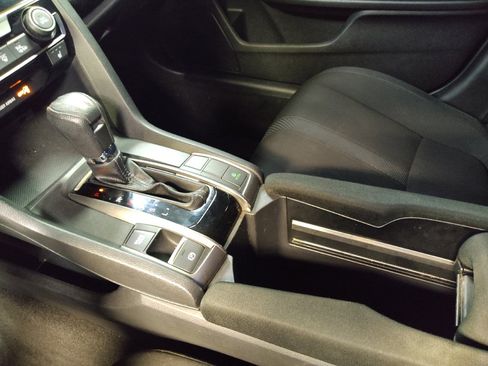 Used 2019 Honda Civic EX image 26