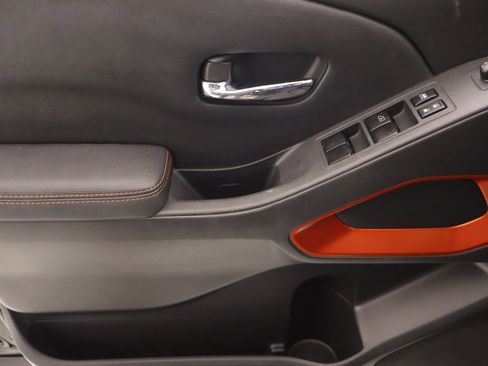 Used 2022 Nissan Frontier Pro-X w/ Technology Package image 15