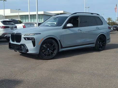 New 2026 BMW X7 xDrive40i w/ M Sport Package AWD/4WD image 2