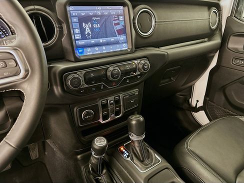 Used 2023 Jeep Wrangler Unlimited Sahara AWD/4WD image 26