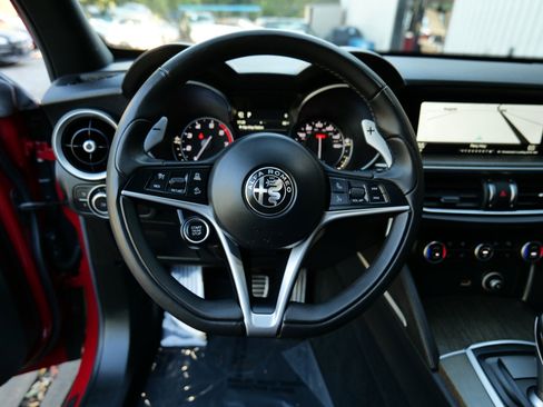 Used 2018 Alfa Romeo Stelvio Ti Sport image 19