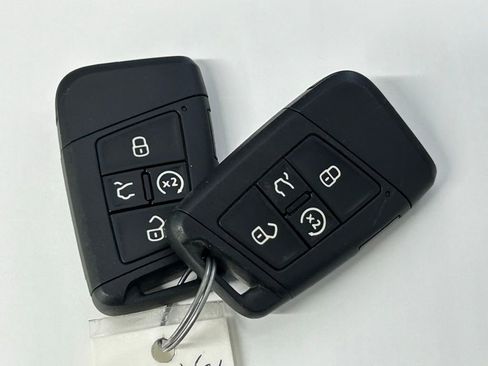 Used 2022 Volkswagen Tiguan SEL R-Line image 37