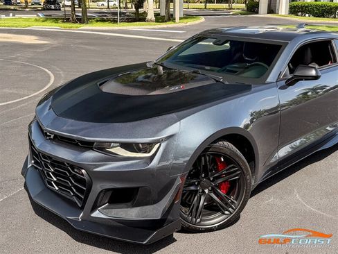 Used 2019 Chevrolet Camaro ZL1 RWD image 10