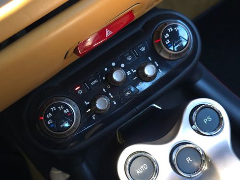 Used 2009 Ferrari California RWD image 40