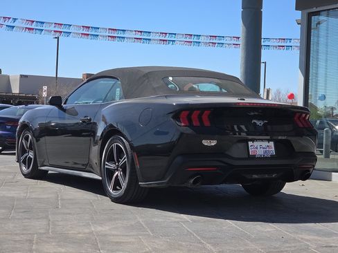 Used 2024 Ford Mustang Convertible RWD image 4