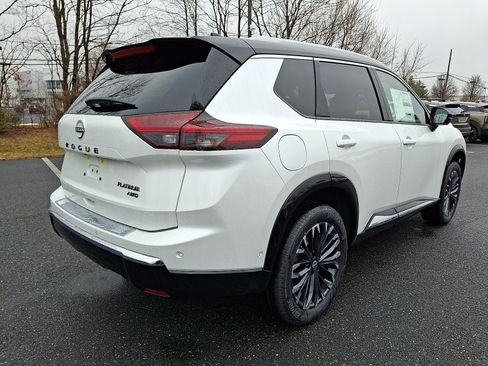New 2026 Nissan Rogue Platinum w/ Tech Package AWD/4WD image 4