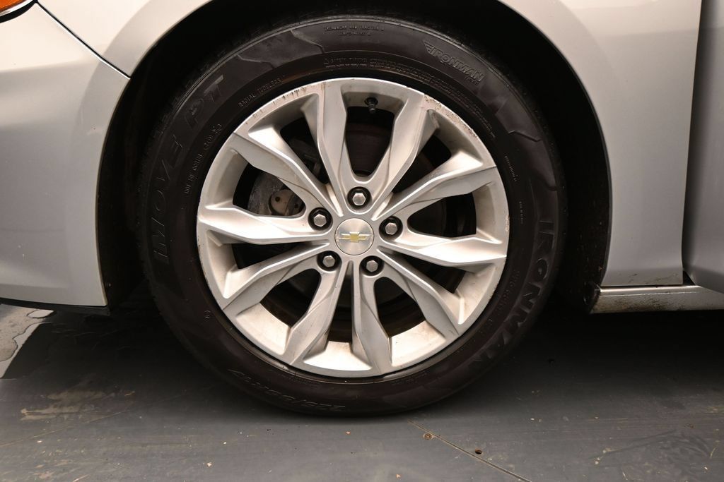 Used 2019 Chevrolet Malibu LT FWD image 24