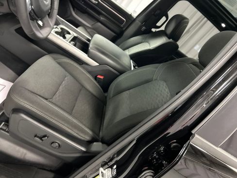 Used 2025 RAM 1500 Big Horn AWD/4WD image 12