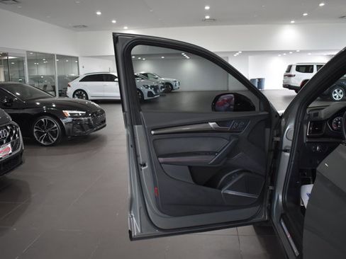 Used 2023 Audi SQ5 Premium Plus w/ Premium Plus Package AWD/4WD image 9