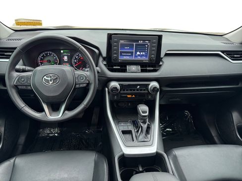 Used 2022 Toyota RAV4 XLE Premium image 10
