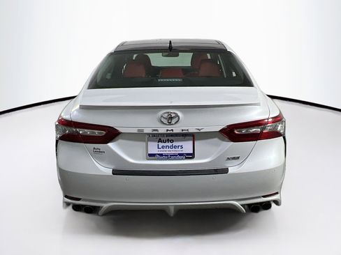 Used 2018 Toyota Camry XSE image 6