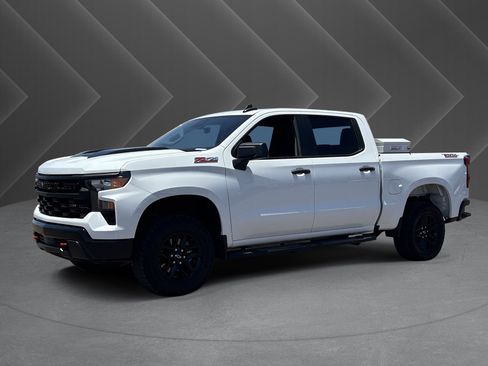 Used 2024 Chevrolet Silverado 1500 Custom Trail Boss AWD/4WD image 32