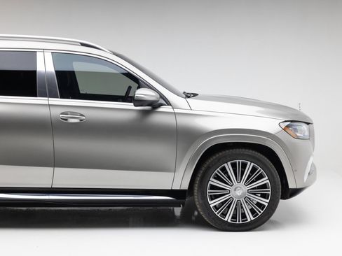 Used 2022 Mercedes-Benz Maybach GLS 600 4MATIC image 23