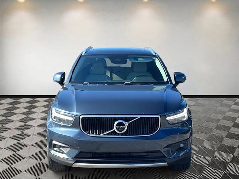 Used 2022 Volvo XC40 T5 Momentum w/ Premium Package image 8