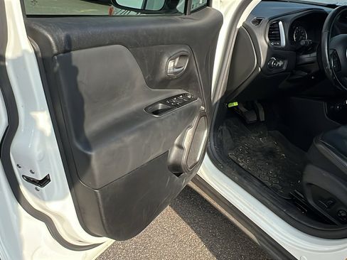 Used 2020 Jeep Renegade Limited image 12