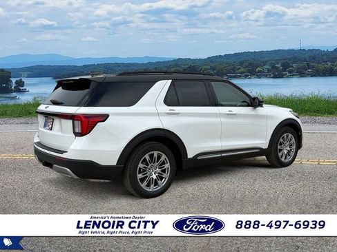 New 2026 Ford Explorer Platinum RWD image 3