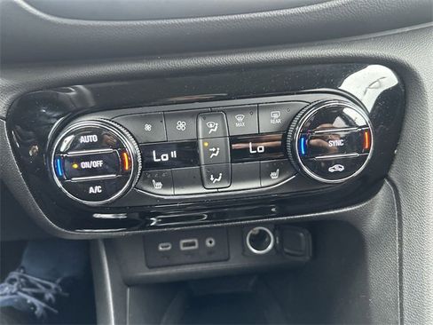 Used 2023 Buick Encore GX Select image 16