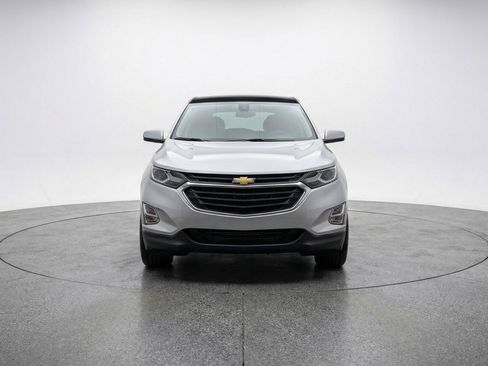 Used 2025 Chevrolet Equinox LT image 2