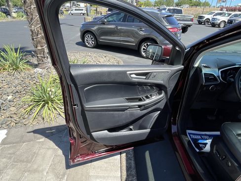 Used 2019 Ford Edge SEL w/ Equipment Group 201A AWD/4WD image 14