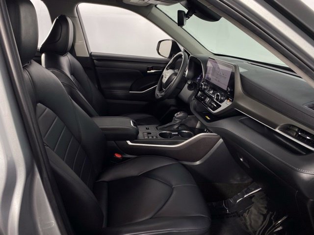 Used 2023 Toyota Highlander XLE FWD image 15