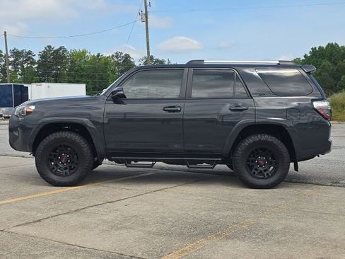 Used 2024 Toyota 4Runner SR5 Premium w/ Moonroof Package RWD image 2
