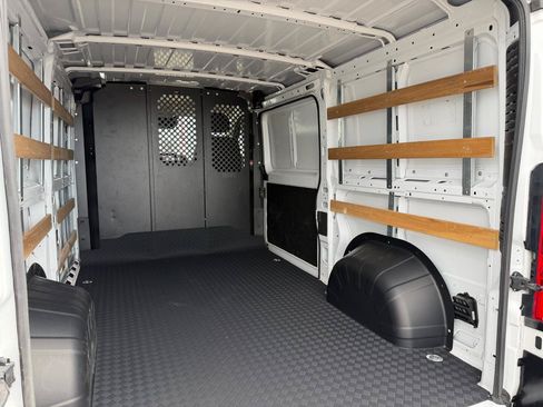 Used 2025 RAM ProMaster 2500 w/ U-Haul Equipment Group FWD image 28