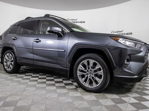 Used 2019 Toyota RAV4 Limited image 1
