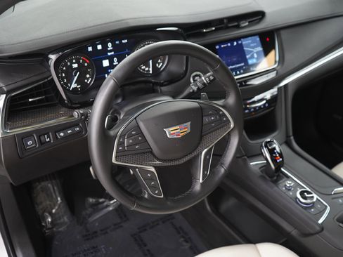 Used 2022 Cadillac XT5 Sportv w/ Technology Package AWD/4WD image 21