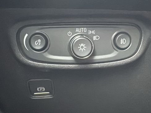 Used 2023 GMC Terrain AT4 AWD/4WD image 13