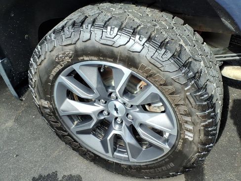 Used 2022 Chevrolet Silverado 1500 RST w/ Convenience Package II image 6