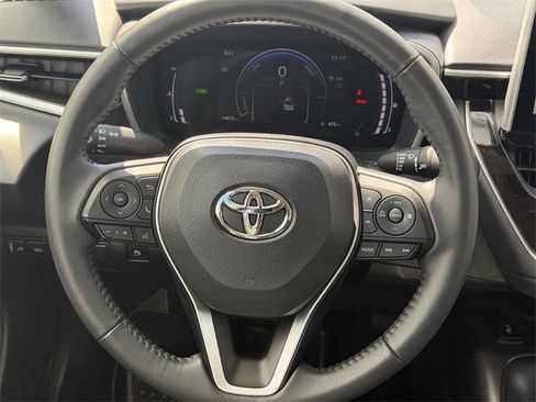 Certified 2025 Toyota Corolla XLE image 11