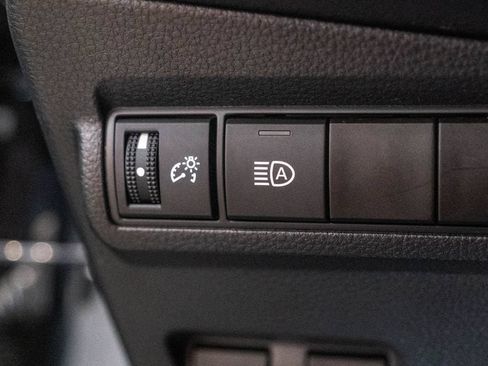 Used 2025 Toyota Corolla Cross LE FWD image 21
