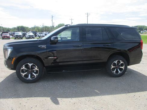 New 2026 GMC Yukon AT4 AWD/4WD image 7