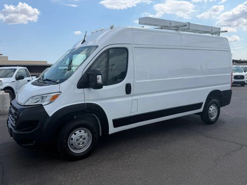 Used 2023 RAM ProMaster 2500 FWD image 2