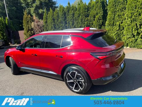 Used 2024 Chevrolet Equinox EV LT w/ LPO, Blackout Package FWD image 8