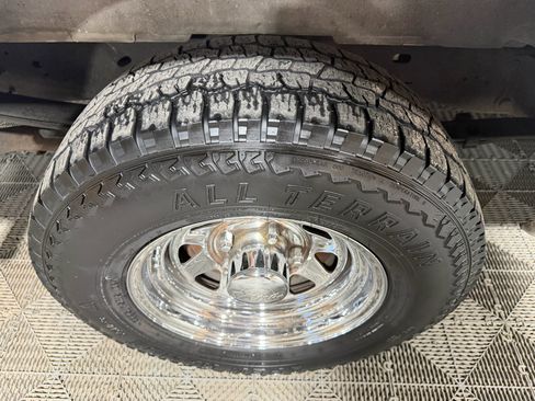 Used 1999 Ford E-150 and Econoline 150 image 12