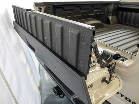 Used 2026 Chevrolet Silverado 2500 Custom w/ Custom Value Package image 29