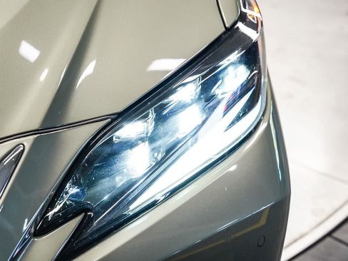 Used 2025 Lexus ES 300h w/ Luxury Package FWD image 7