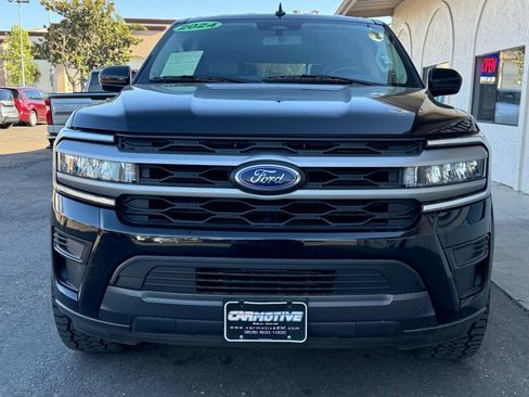 Used 2024 Ford Expedition XLT RWD image 7