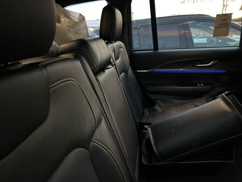 Used 2022 Jeep Grand Cherokee Overland image 9