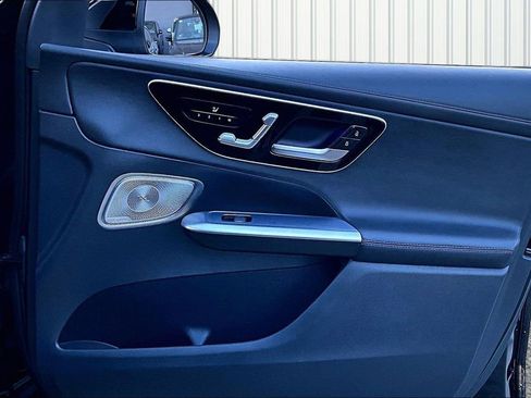 Used 2024 Mercedes-Benz GLC 300 4MATIC image 28