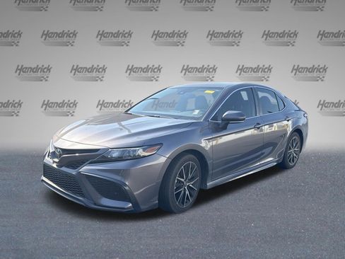 Used 2023 Toyota Camry SE FWD image 6