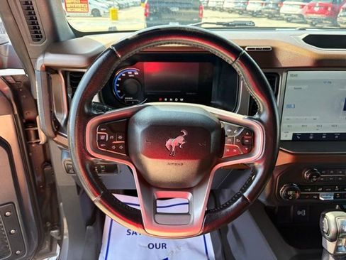 Used 2023 Ford Bronco Outer Banks AWD/4WD image 17