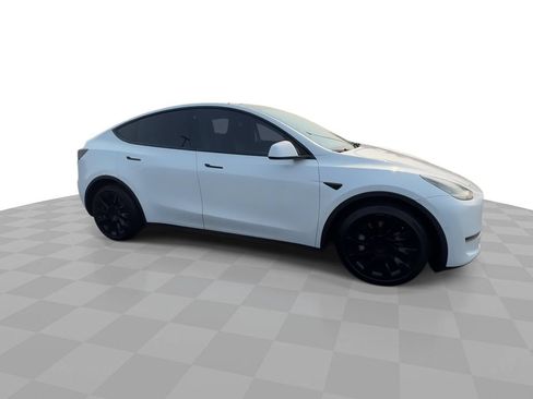 Used 2021 Tesla Model Y Long Range AWD/4WD image 9