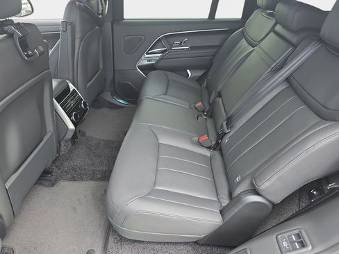 New 2026 Land Rover Range Rover Long Wheelbase SE AWD/4WD image 16