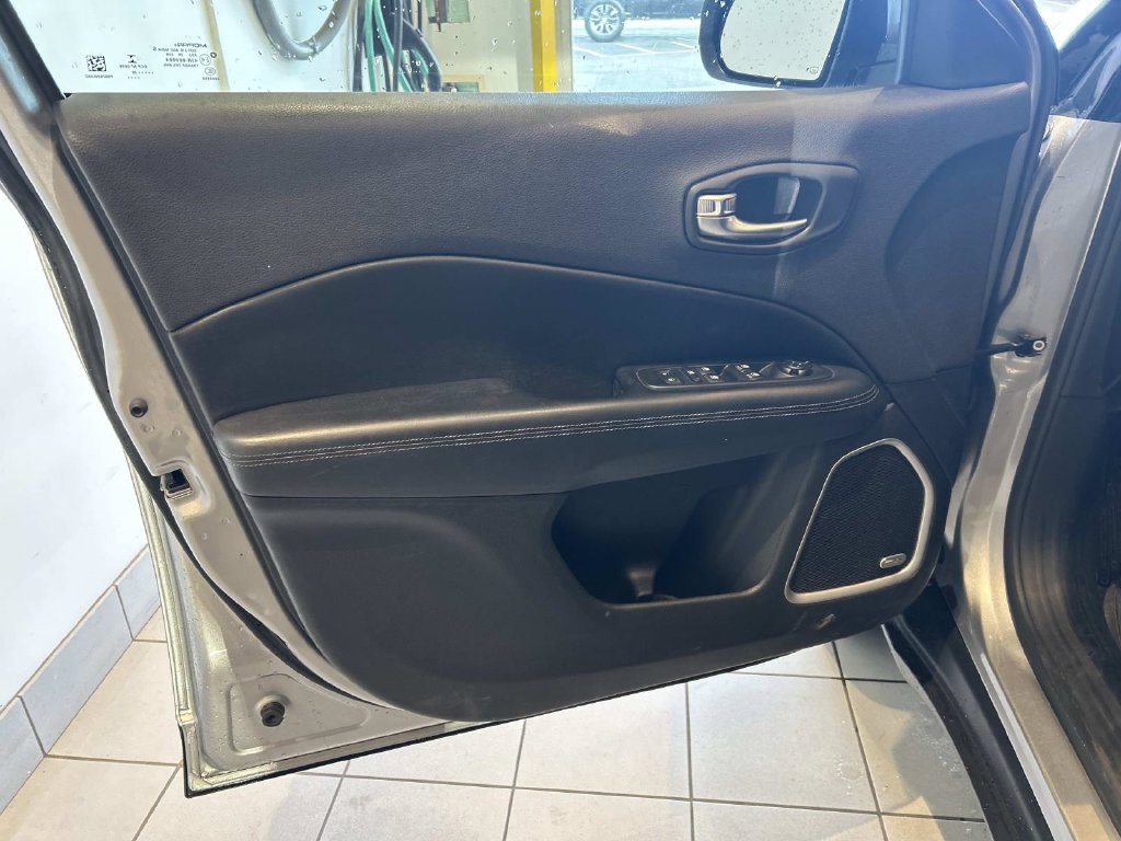 Used 2020 Jeep Compass High Altitude AWD/4WD image 10
