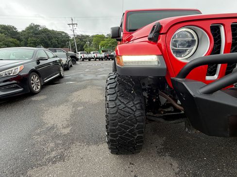 Used 2020 Jeep Gladiator Overland AWD/4WD image 30