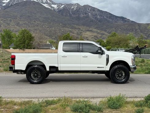 Used 2025 Ford F350 Lariat AWD/4WD image 8
