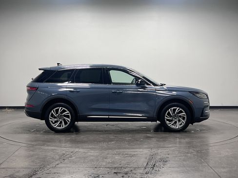 Used 2023 Lincoln Corsair AWD image 9